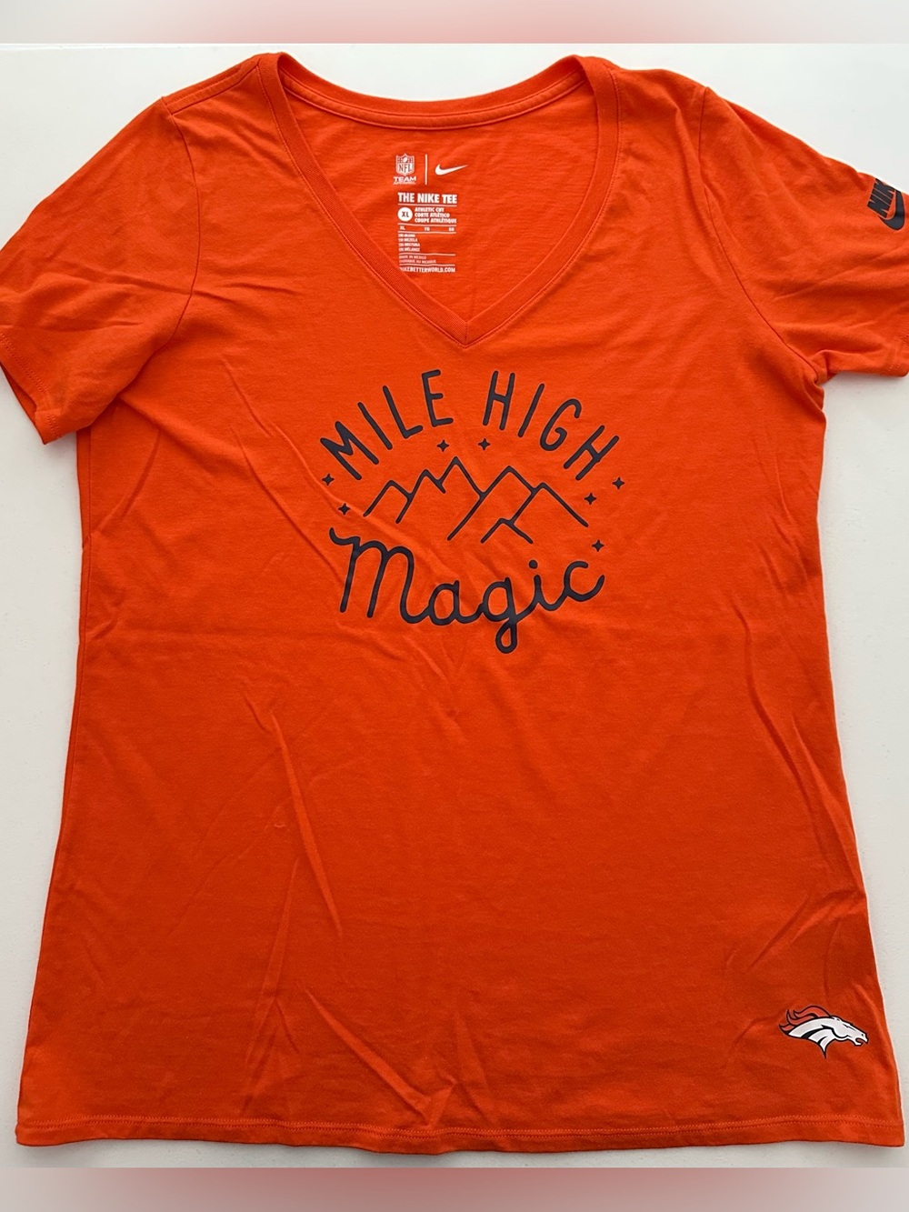 Denver Broncos Women’s V-Neck - XL